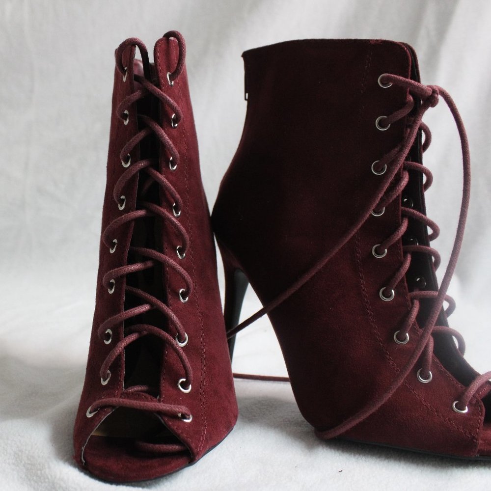 Charlotte russe Size 6 violet Heels